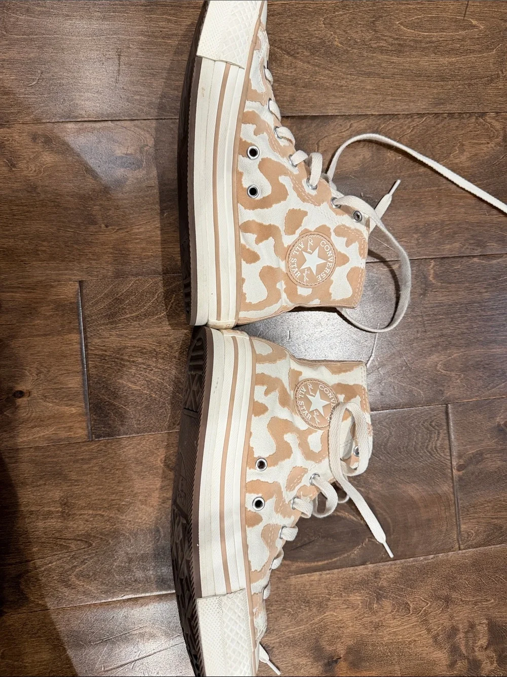 Converse High-Top Sneakers in Beige and Cream Leopard Print